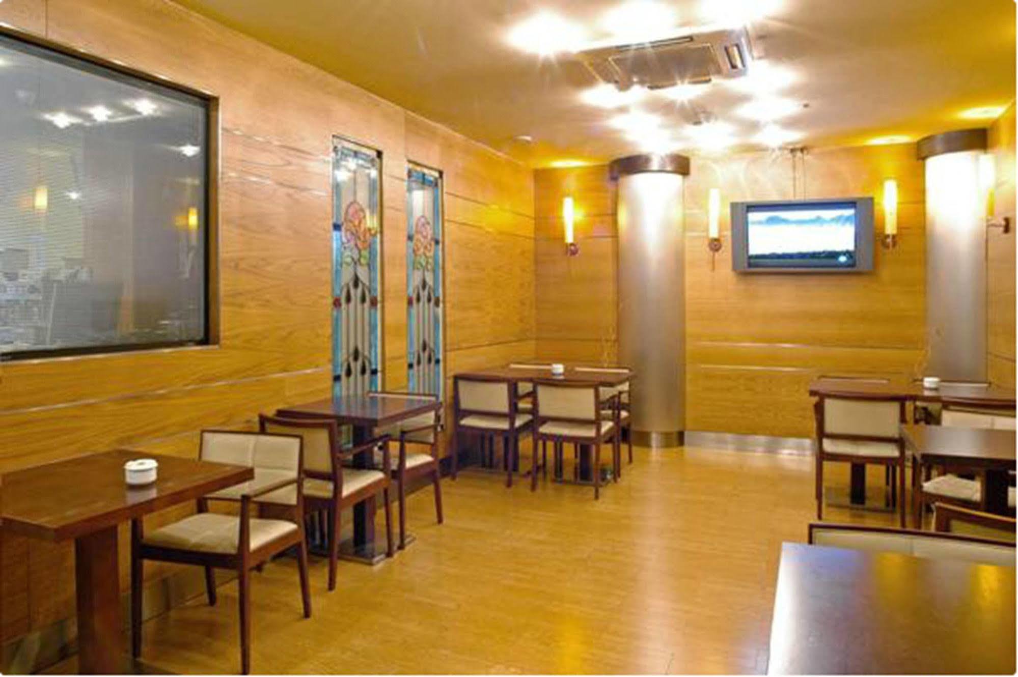 Evenia Rocafort Barcelona Restaurant photo
